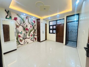 Room in 3 BHK Builder Floor at Dwarka Mor – for Rent