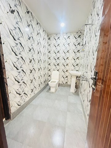 Bathroom in 3 BHK Builder Floor at Dwarka Mor – for Rent