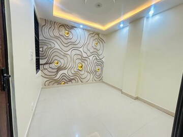 Furnished Amenities in 3 BHK Builder Floor at Dwarka Mor – for Rent