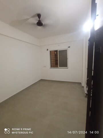 Room in 2 BHK Apartment at Laxmi Enclave, Mundhwa – for Rent