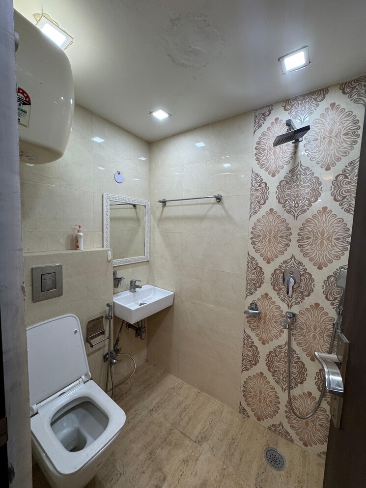 Bathroom, malviya nagar 2 Bedroom 900 Sq.Ft. Builder Floor In Malviya Nagar Delhi 9342376