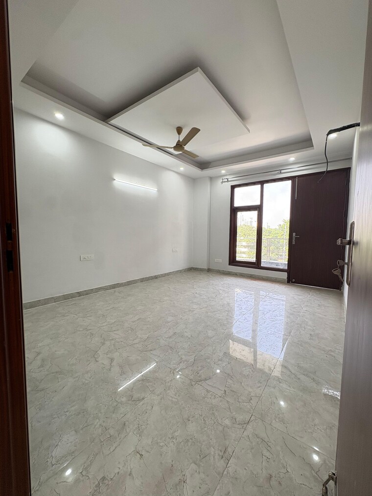 Room, sector 50 3 Bedroom 2500 Sq.Ft. Builder Floor In Sector 50 Gurgaon 9342391