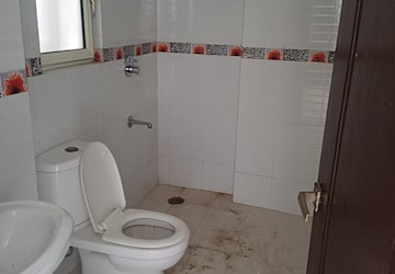 Master Bedroom in 2 BHK Apartment at Amrapali Princely Estate, Sector 76 – for Sale