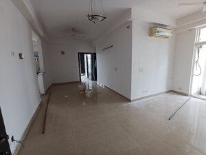 Room in 2 BHK Apartment at Amrapali Princely Estate, Sector 76 – for Sale