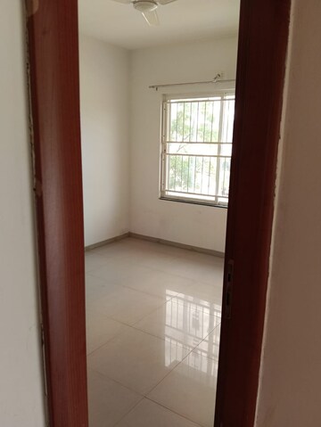 Room in 3 BHK Apartment at Kolte Patil Life Republic, Hinjewadi – for Rent