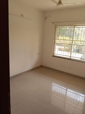 Room in 3 BHK Apartment at Kolte Patil Life Republic, Hinjewadi – for Rent