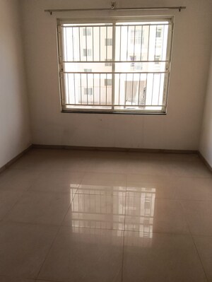 Room in 3 BHK Apartment at Kolte Patil Life Republic, Hinjewadi – for Rent