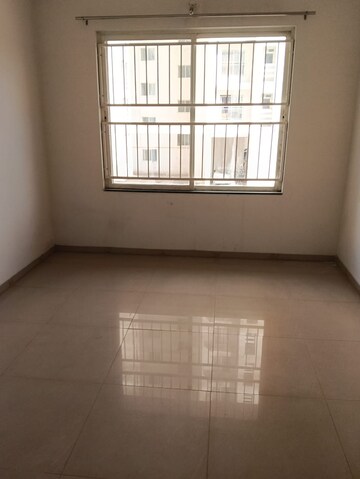 Room in 3 BHK Apartment at Kolte Patil Life Republic, Hinjewadi – for Rent