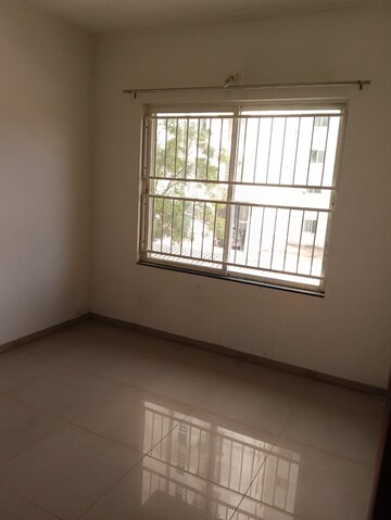 Room in 3 BHK Apartment at Kolte Patil Life Republic, Hinjewadi – for Rent