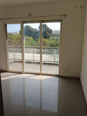 Room in 3 BHK Apartment at Kolte Patil Life Republic, Hinjewadi – for Rent