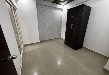 Room in 3 BHK Apartment at Amrapali Princely Estate, Sector 76 – for Sale