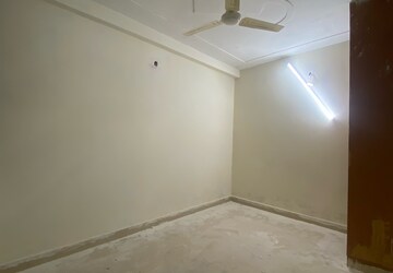 Room in 1 BHK Builder Floor at Chattarpur – for Rent