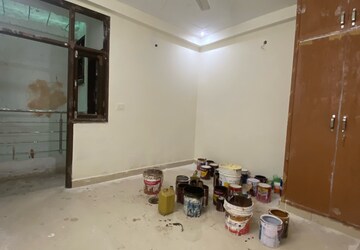 Room in 1 BHK Builder Floor at Chattarpur – for Rent