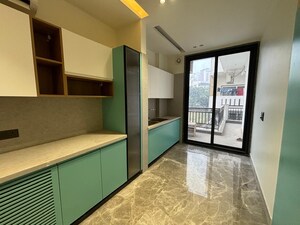 Room in 4 BHK Builder Floor at Vipul World Floors, Sector 48 – for Sale