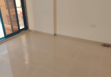 Room in 2 BHK Apartment at MM Spectra, Chembur – for Rent
