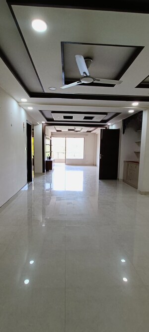 Building Lobby in 4 BHK Builder Floor at Green Fields Colony – for Rent