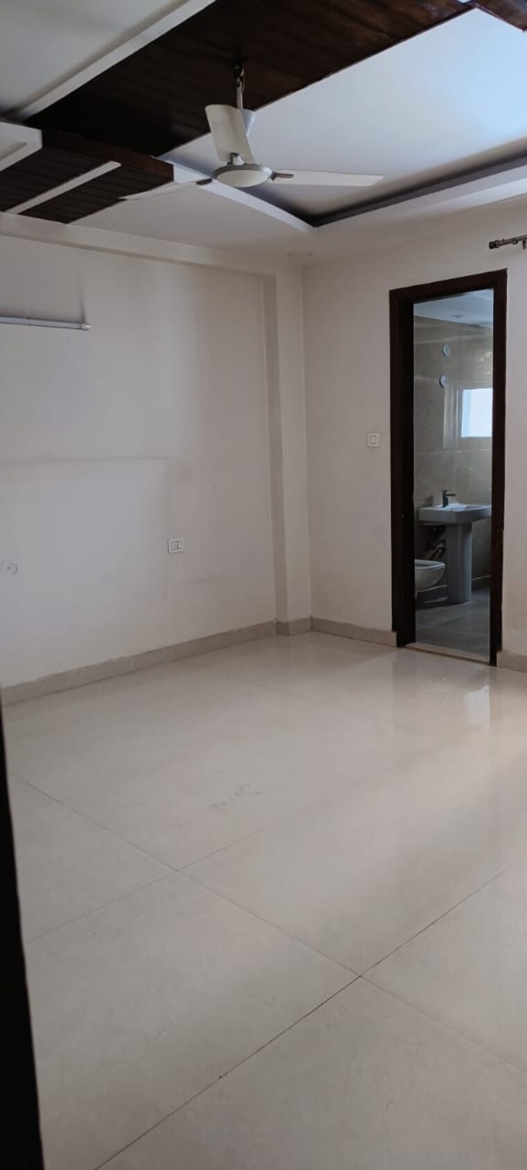 Room, green fields colony 4 Bedroom 4050 Sq.Ft. Builder Floor In Green Fields Colony Faridabad 9342545