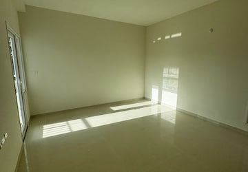 Room in 4 BHK Apartment at L&T Raintree Boulevard Phase 2, Hebbal – for Sale