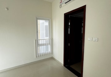 Room in 4 BHK Apartment at L&T Raintree Boulevard Phase 2, Hebbal – for Sale