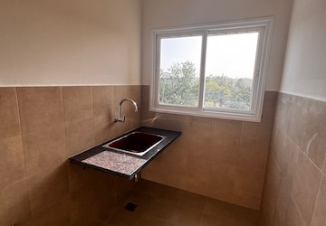 Room in 4 BHK Apartment at L&T Raintree Boulevard Phase 2, Hebbal – for Sale