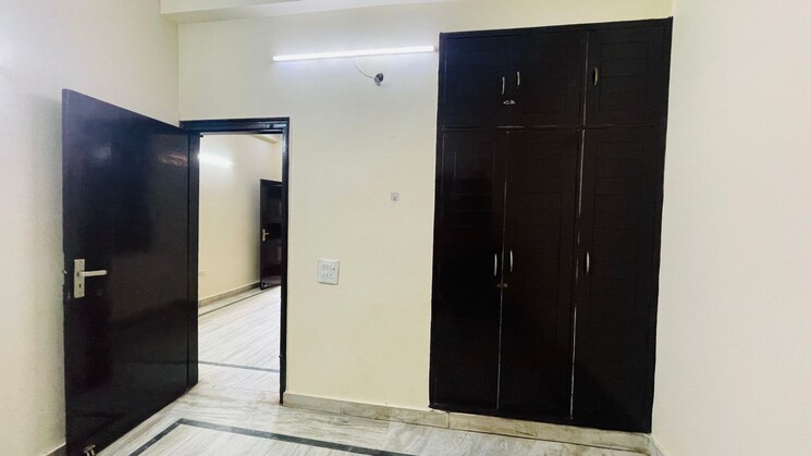 Room, green fields colony 3 Bedroom 1450 Sq.Ft. Builder Floor In Green Fields Colony Faridabad 9342587