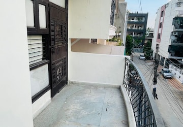 Staircase in 3 BHK Builder Floor at Green Fields Colony – for Rent