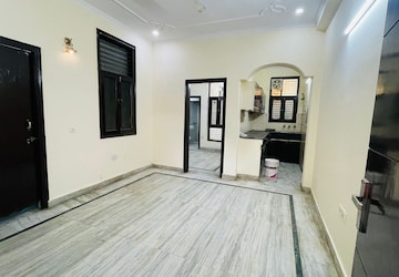 Room in 3 BHK Builder Floor at Green Fields Colony – for Rent