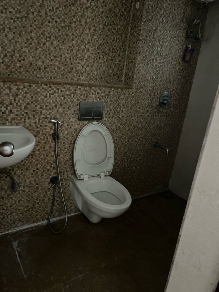 Bathroom, lodha-palava-urbano-g-and-h 2 Bedroom 738 Sq.Ft. Apartment In Taloja Bypass Road Thane 9342613