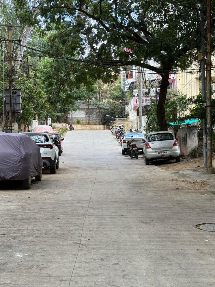  Parking, begumpet 2.5 Bedroom 1300 Sq.Ft. Apartment In Begumpet Hyderabad 9342668