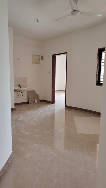 Room in 2 BHK Apartment at Magarpatta Jasminium, Hadapsar – for Sale