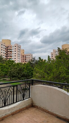 2 BHK + Extra Room Apartment For Sale in Magarpatta Jasminium