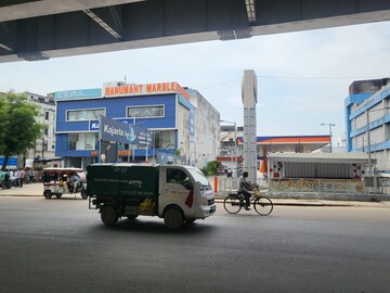  Showroom – Entrance View at Khurram Nagar - for Rent