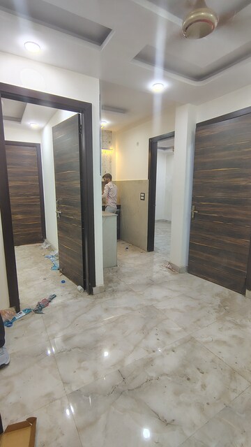 Room in 2 BHK Builder Floor at Dwarka Mor – for Rent