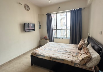Bedroom in 2 BHK Apartment at Sindhi Society, Chembur – for Rent
