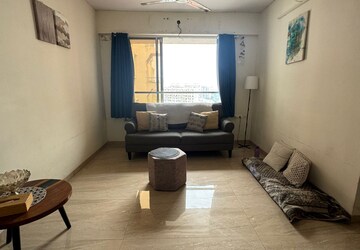 Living Room in 2 BHK Apartment at Sindhi Society, Chembur – for Rent