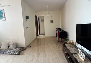 Living Room in 2 BHK Apartment at Sindhi Society, Chembur – for Rent