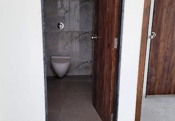 Bathroom in 1 BHK Apartment at Dream Arihant Niwara Sky, Sion – for Sale