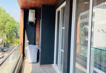 Balcony in 1 BHK Builder Floor at Sector 39 – for Rent