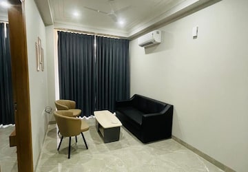 Living Room in 1 BHK Builder Floor at Sector 39 – for Rent