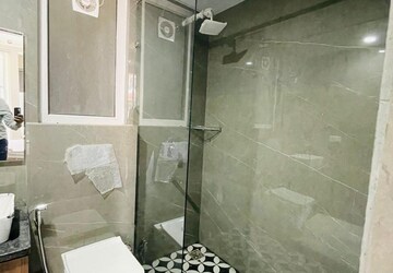 Bathroom in 1 BHK Builder Floor at Sector 39 – for Rent