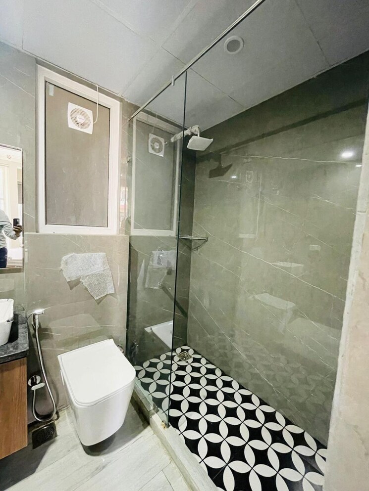 Bathroom, sector 39 1 Bedroom 900 Sq.Ft. Builder Floor In Sector 39 Gurgaon 9342710