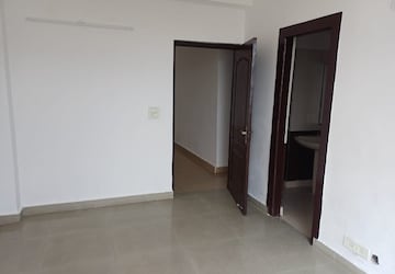 Room in 2.5 BHK Apartment at Jm Orchid, Sector 76 – for Sale
