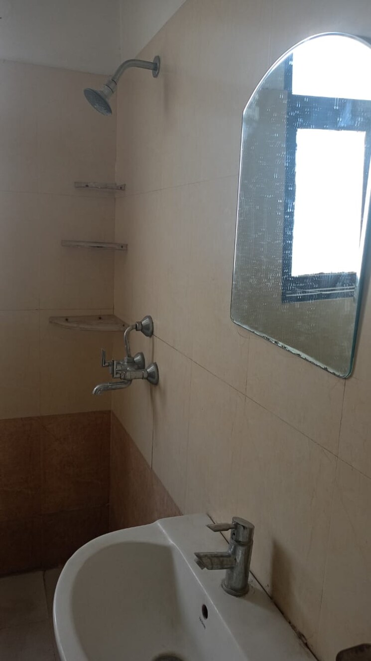 Bathroom, silver-city-extention 2 Bedroom 1350 Sq.Ft. Apartment In Vip Road Zirakpur 9342858