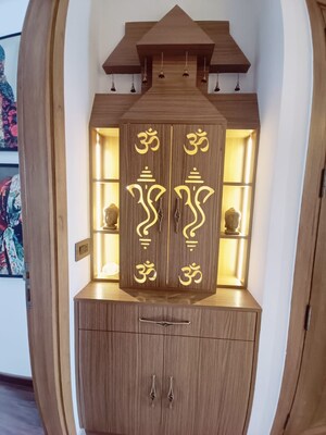 Building Lobby in 4 BHK Builder Floor at Ardee City, Sector 52 – for Sale