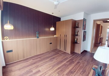 Bedroom in 4 BHK Builder Floor at Ardee City, Sector 52 – for Sale