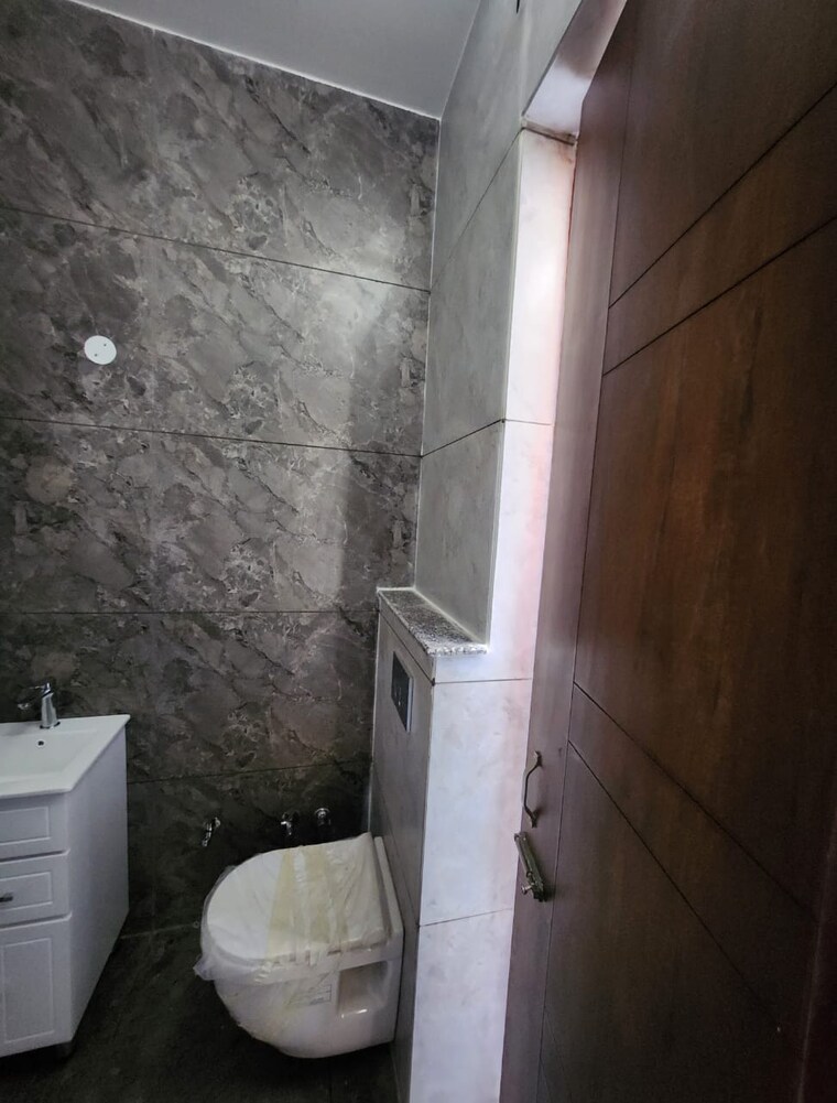 Bathroom, gomti-homes 4 Bedroom 2022 Sq.Ft. Villa In Nabha Zirakpur 9342900