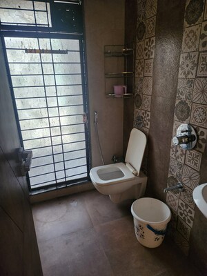 Bathroom in 1 BHK Apartment at Chembur – for Rent