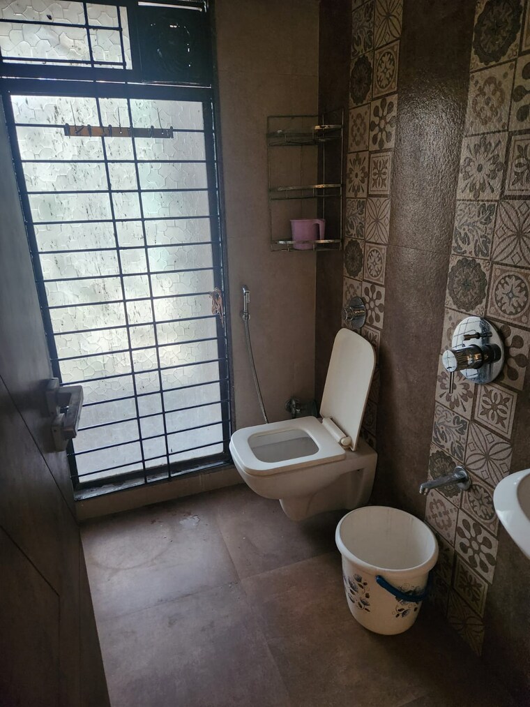 Bathroom, chembur 1 Bedroom 600 Sq.Ft. Apartment In Chembur Mumbai 9342891