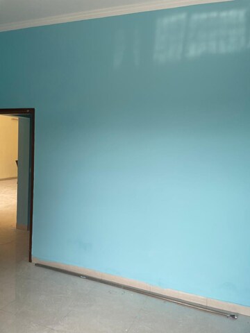 Room in 3 BHK Builder Floor at Sector 4 – for Rent