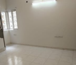 Room in 2.5 BHK Apartment at Mantri Celestia, Gachibowli – for Rent